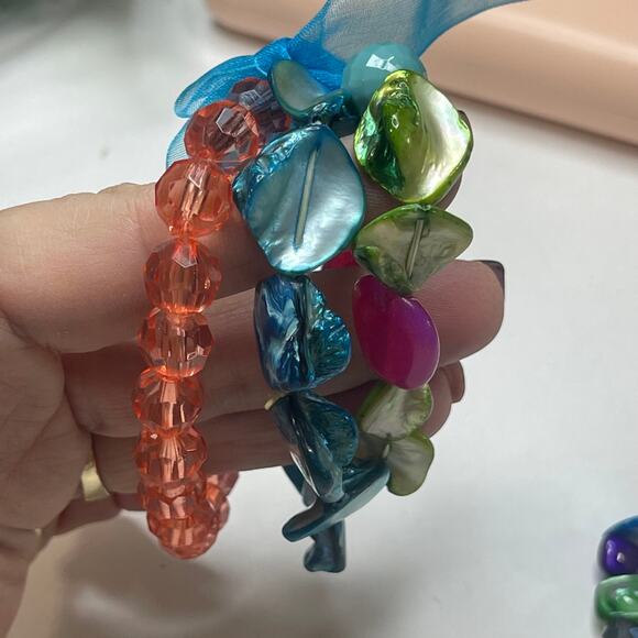 Set of multi colored faux stone beaded bracelets stretch style versatile trendy - Picture 3 of 9